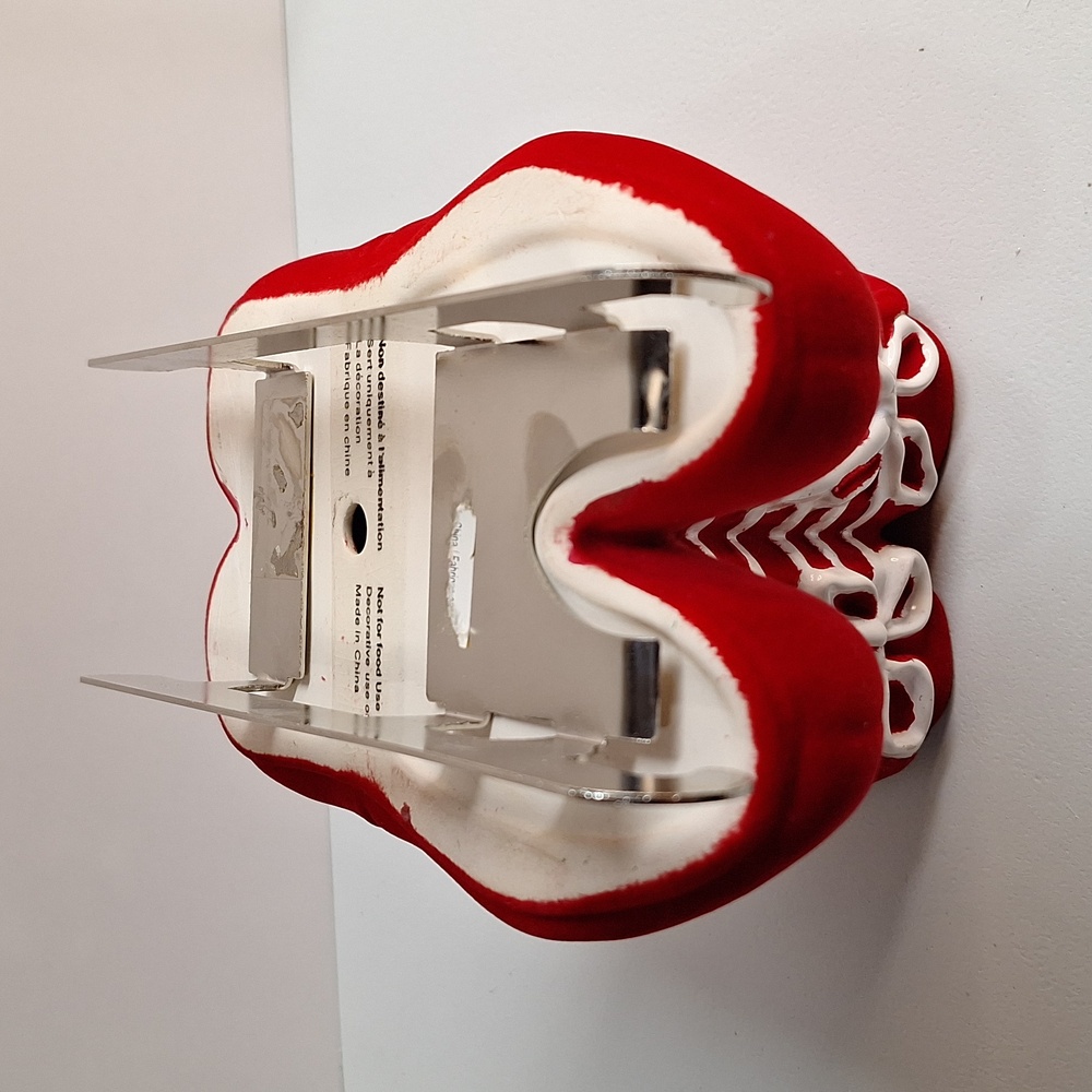 #ADA Ceramic Christmas holiday skate planter. - Picture 6 of 7